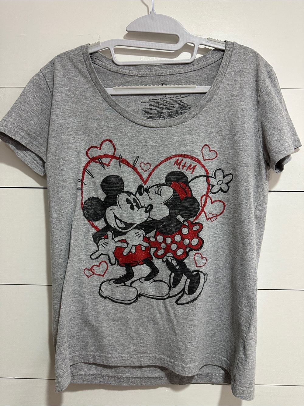 Woman’s Oversized Gray Mickey & Minnie Graphic Tee - Red Accents Sixe XS